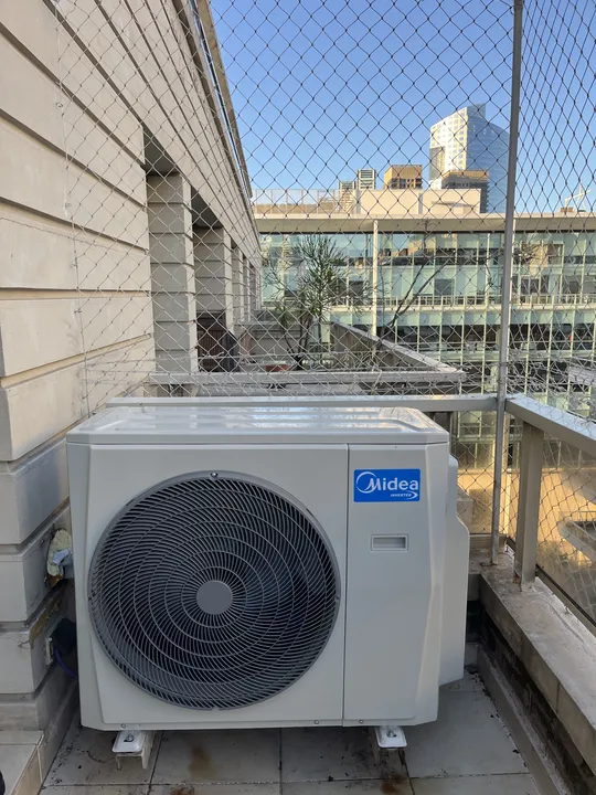 Unidad exterior Midea multisplit, trabajo compartido por Argentooling